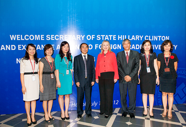 Secretary of State Hillary Clinton visits FTU