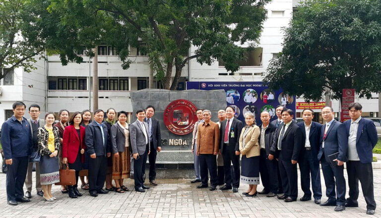 Welcome and work with the Ministry of Education and Sports Laos
