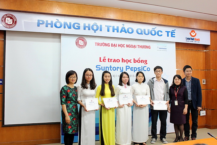 Suntory Pepsico scholarship award ceremony for FTU students