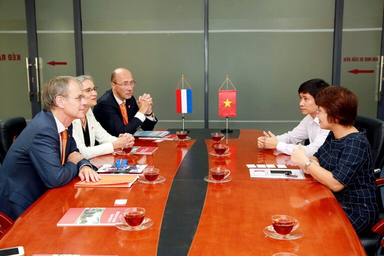 The visit of the Minister for Foreign Trade of the Netherlands to FTU
