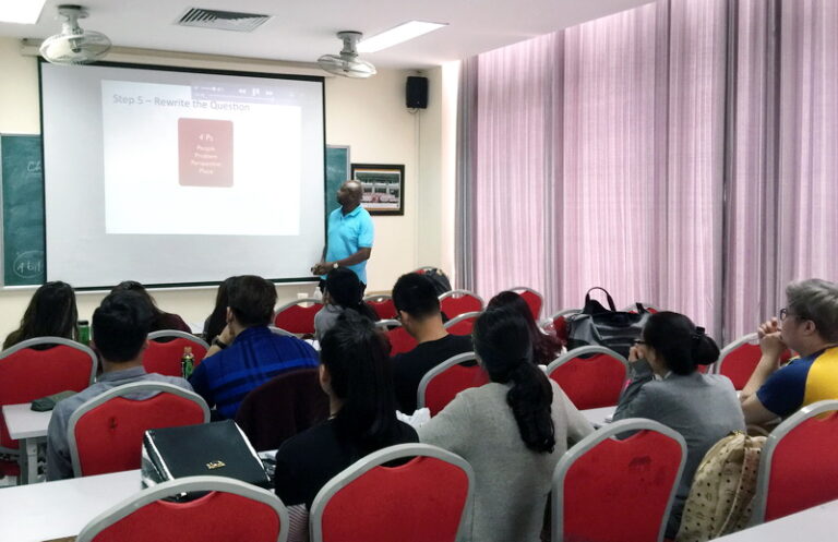 The participation of international lecturers in Bachelor of Science in Business Administration – Finance joint training program at Foreign Trade University