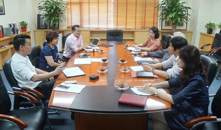 Prof. Dr. McLean Gary Neil had a visit and worked at FTU