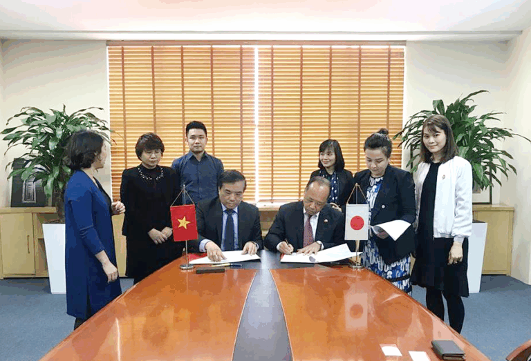 Signing Ceremony of the Memorandum of Understanding between FTU and Takara Belmont Corporation
