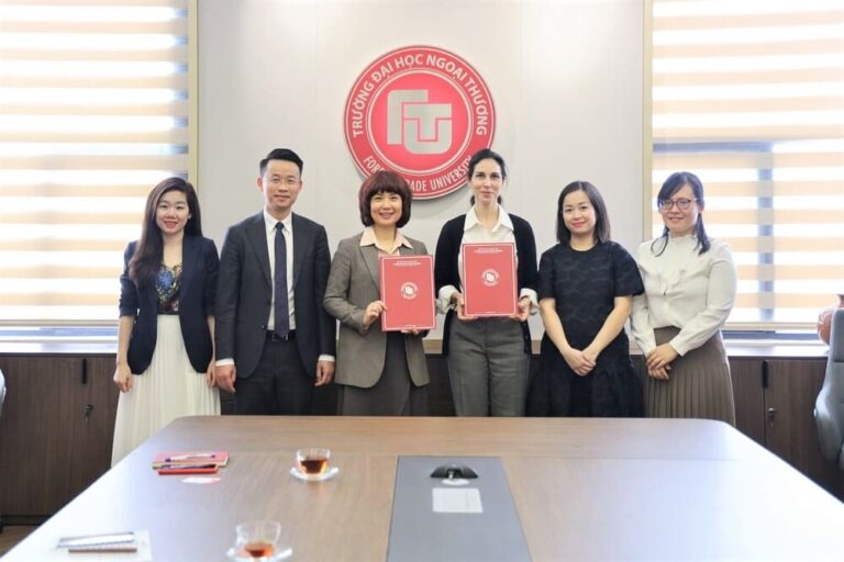 SCHOOL LEADERS WELCOME AND WORK WITH THE DEPUTY AMBASSADOR OF THE KINGDOM OF SPAIN IN VIETNAM