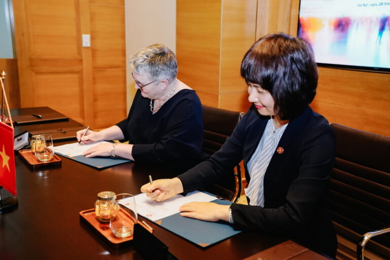 FOREIGN TRADE UNIVERSITY RE-SIGNED A MOU ON COOPERATION WITH THE ASSOCIATION OF CHARTERED CERTIFIED ACCOUNTANTS (ACCA)