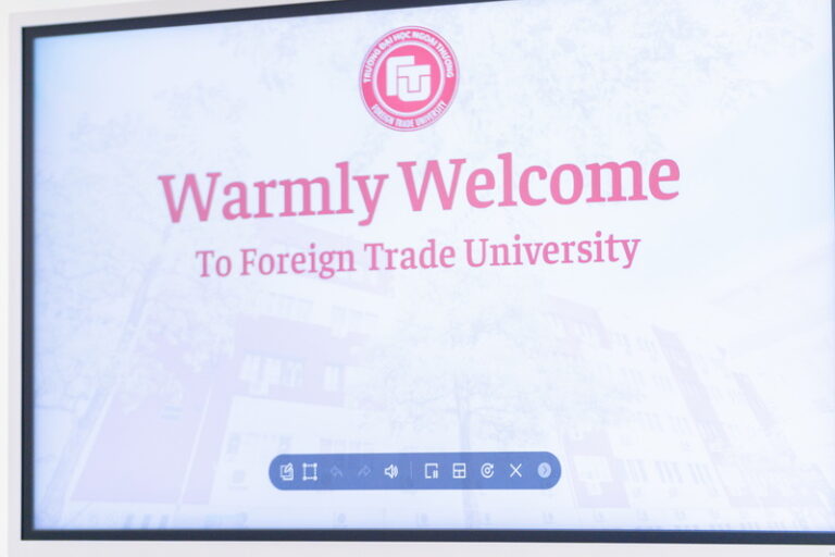 Foreign Trade University had a meeting with Kanto Gakuin University (Japan)