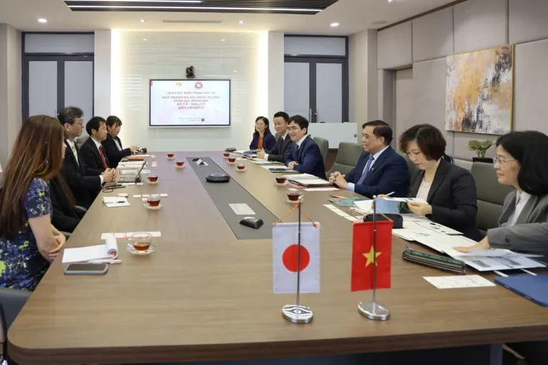 SEMINAR: “INNOVATING GROWTH MODELS: LESSONS FROM JAPAN AND IMPLICATIONS FOR VIETNAM” AS PART OF THE JICA CHAIR PROGRAM